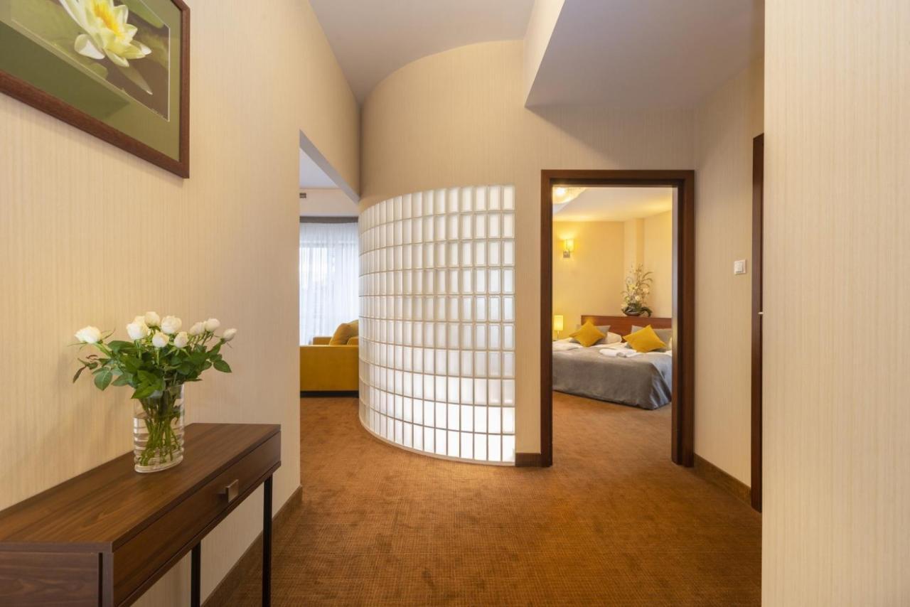Hotel Dal Kielce Eksteriør bilde