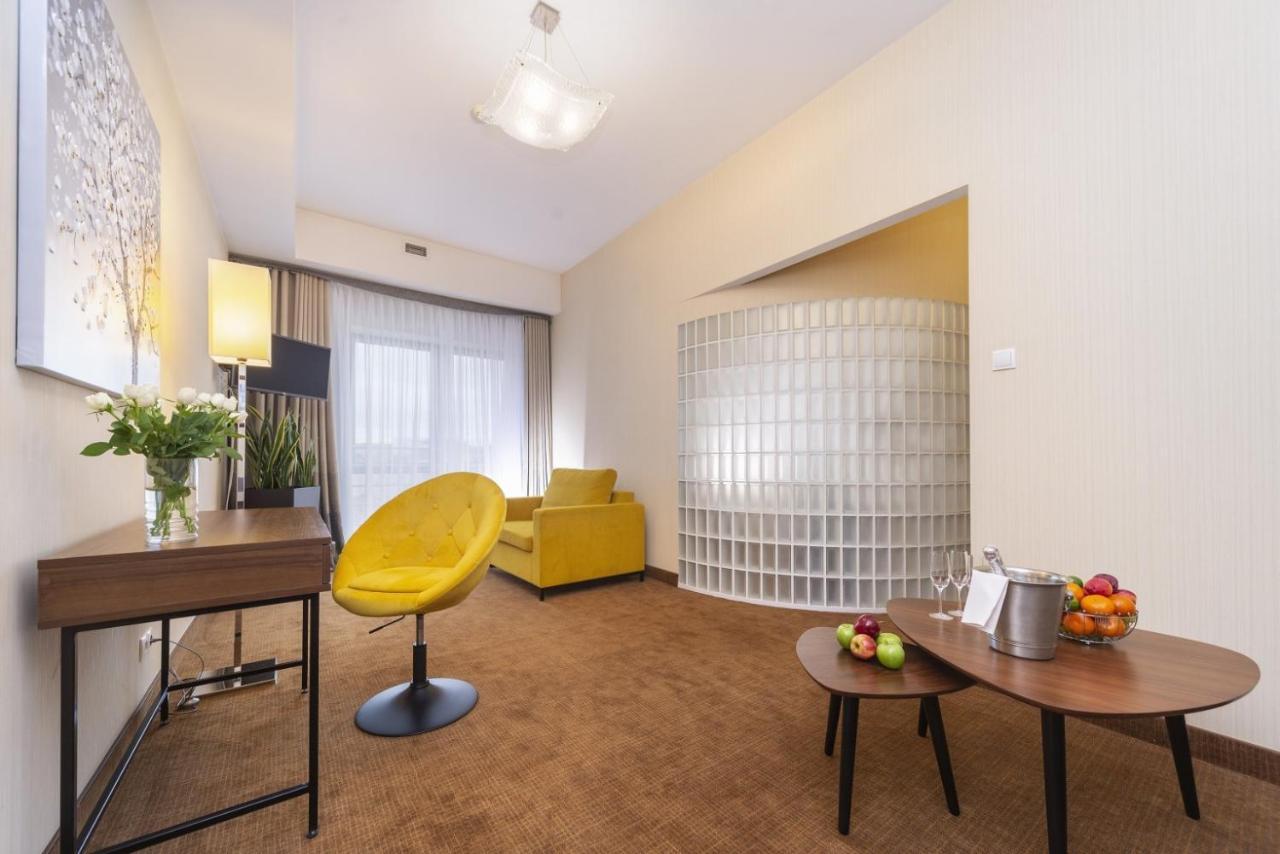 Hotel Dal Kielce Eksteriør bilde