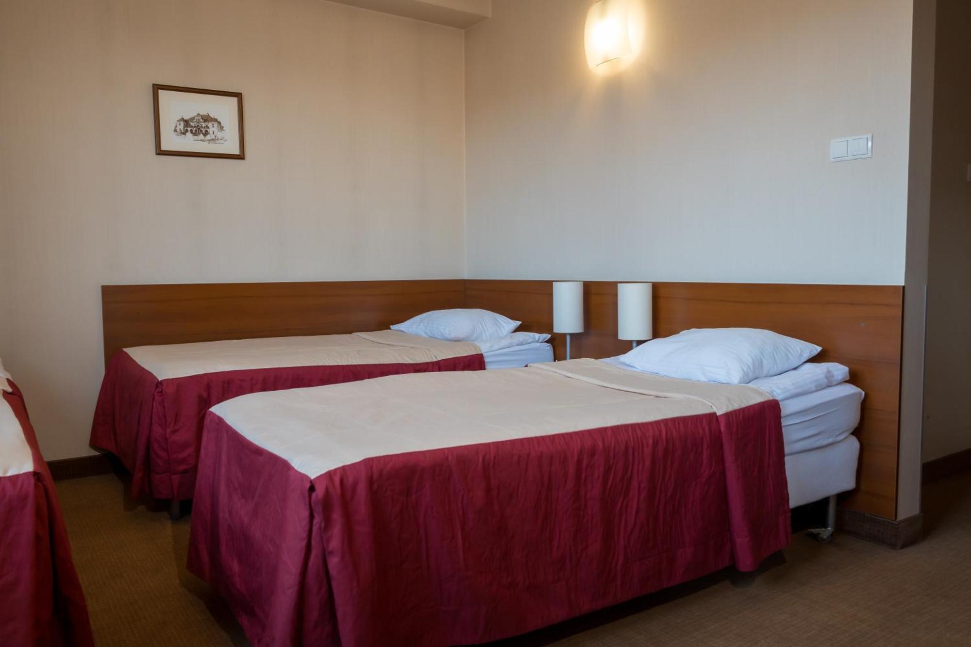 Hotel Dal Kielce Eksteriør bilde